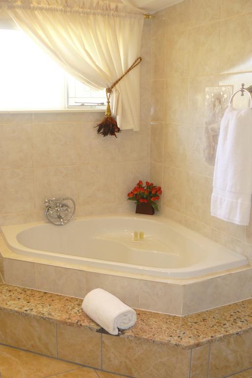 Kimberley Manor Guesthouse Ngoại thất bức ảnh