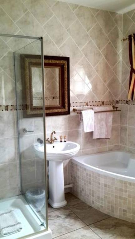 Kimberley Manor Guesthouse Ngoại thất bức ảnh