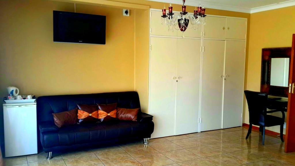 Kimberley Manor Guesthouse Ngoại thất bức ảnh
