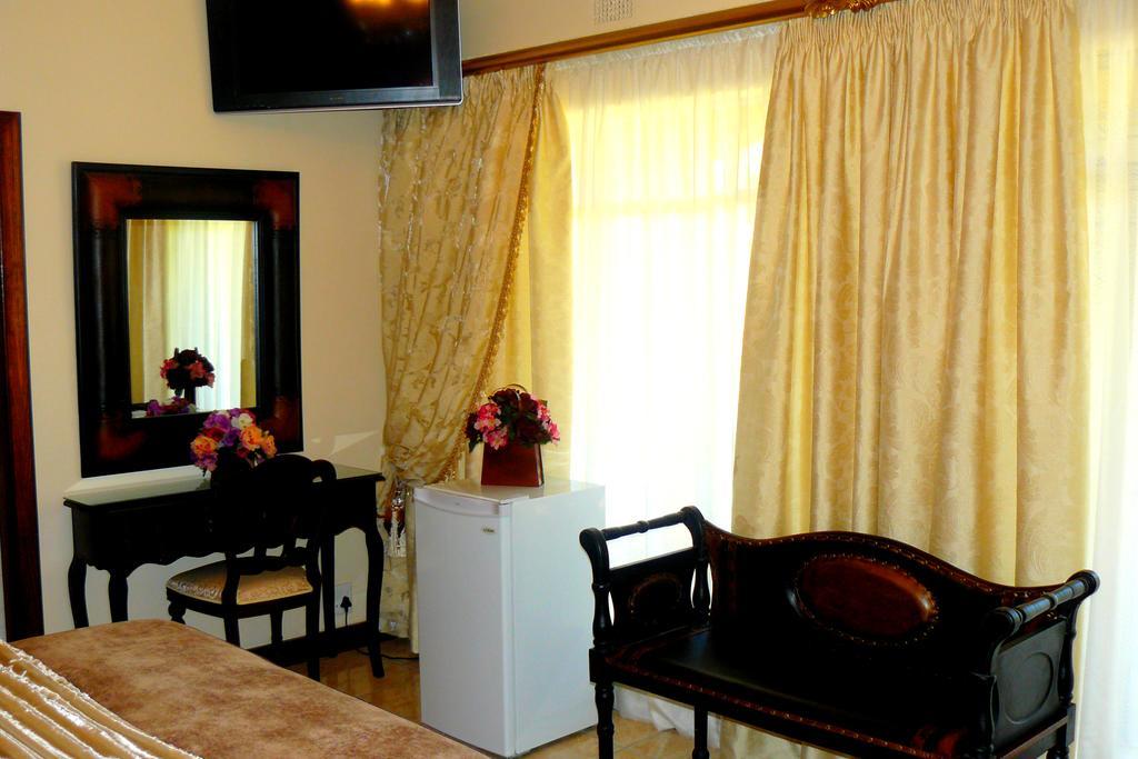 Kimberley Manor Guesthouse Ngoại thất bức ảnh