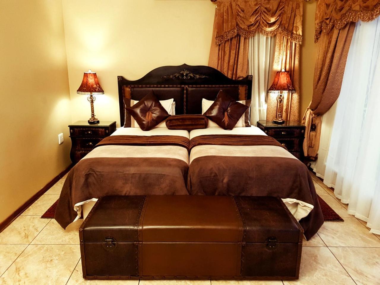 Kimberley Manor Guesthouse Ngoại thất bức ảnh