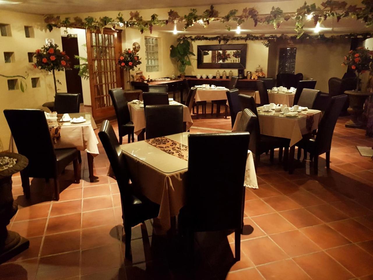 Kimberley Manor Guesthouse Ngoại thất bức ảnh